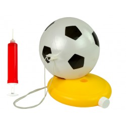 Futbolo kamuolys su priedais